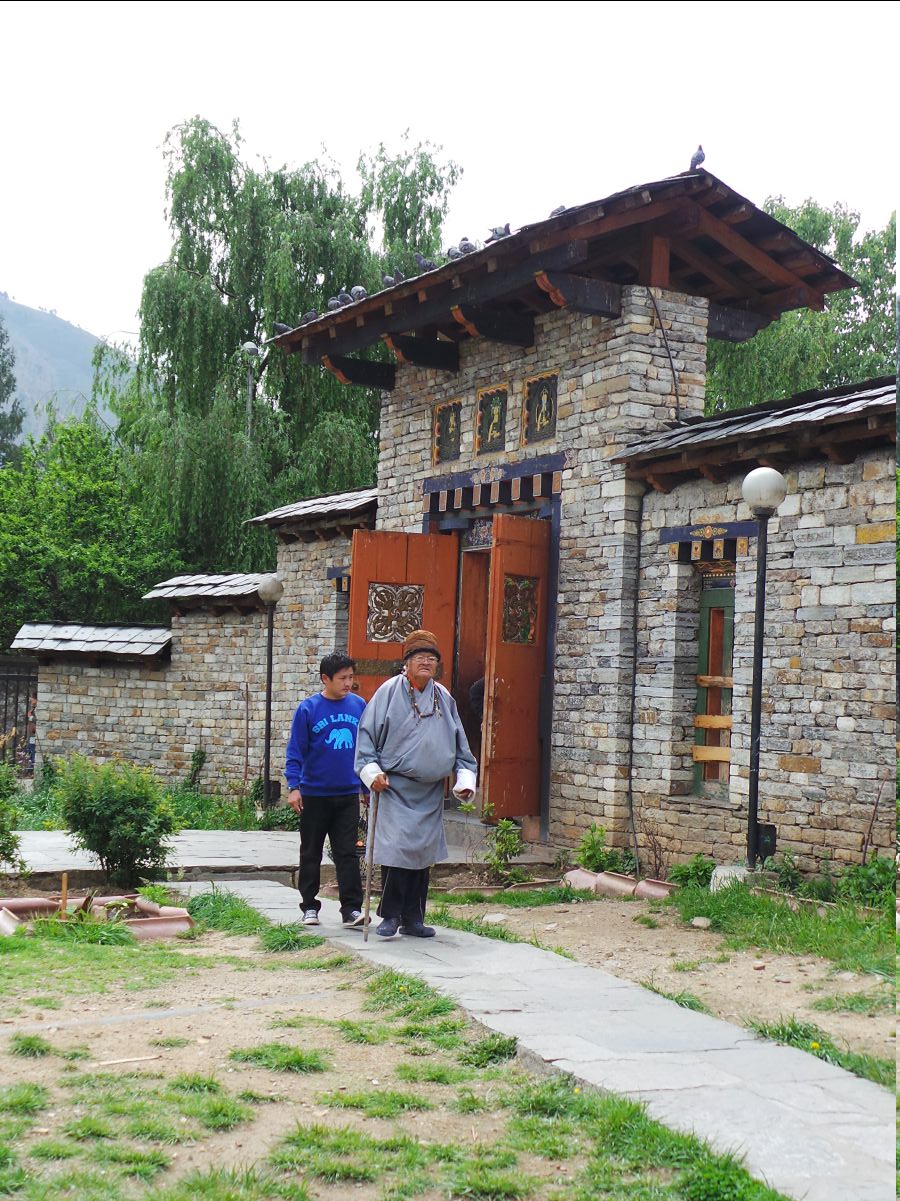3rd King Memorial Chorten22